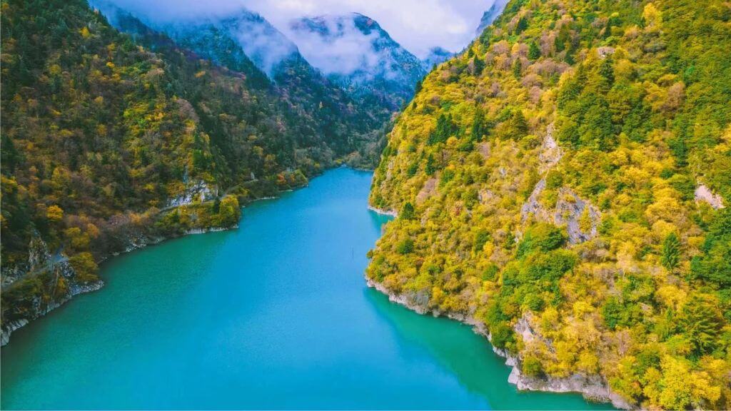 Điệp Khê Hải Tử sở hữu vẻ đẹp hoang sơ và hùng vĩ của thiên nhiên