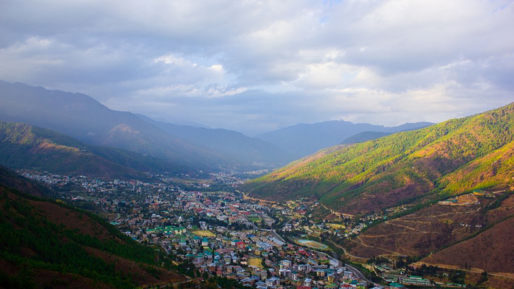 Thủ đô Thimphu xinh đẹp cùng các dãy núi