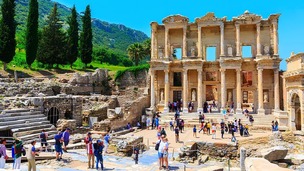 Thành Phố Cổ Ephesus – Vùng Đất Thánh Vàng Son Một Thời Của Đế Chế La Mã