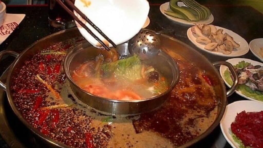 Ẩm Thực Phượng Hoàng Cổ Trấn