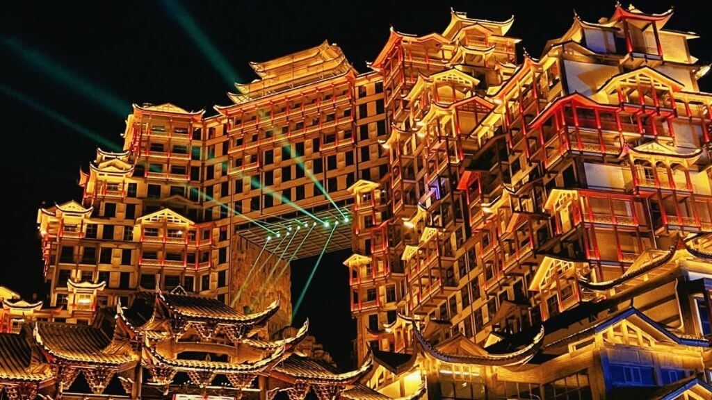 Khám phá vẻ đẹp kỳ vĩ của 72 Kỳ Lầu ở Trung Quốc