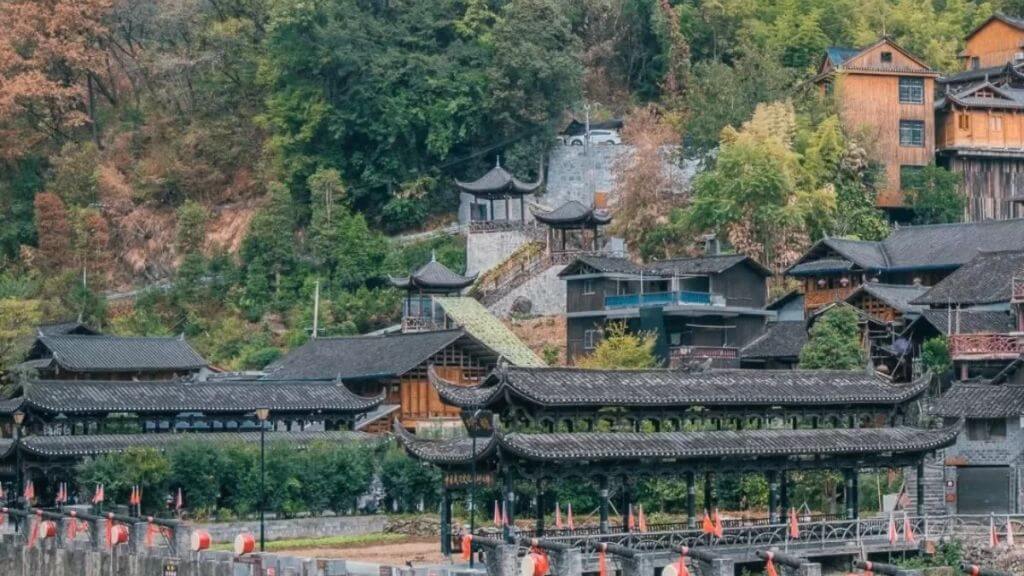 Miêu Trại Tương Tây   Làng Miêu nghìn năm ở Tương Tây