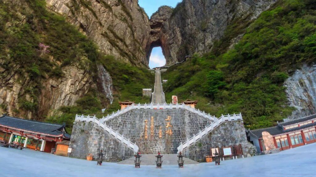 Thiên Môn Sơn đỉnh núi nổi tiếng nhất Trương Gia Giới