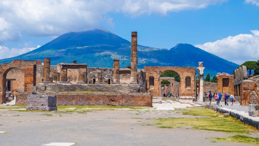Khám phá Thành phố cổ Pompeii từng bị chôn vùi dưới lớp tro bụi của núi lửa