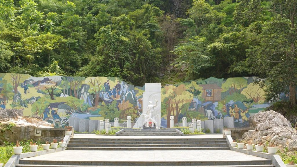 Khu di tích mộ Kim Đồng