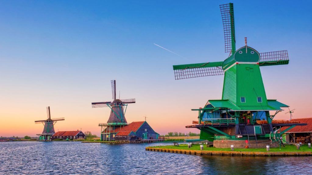 Ngôi làng cối xay gió Zaanse Schans nổi tiếng nhất Hà Lan