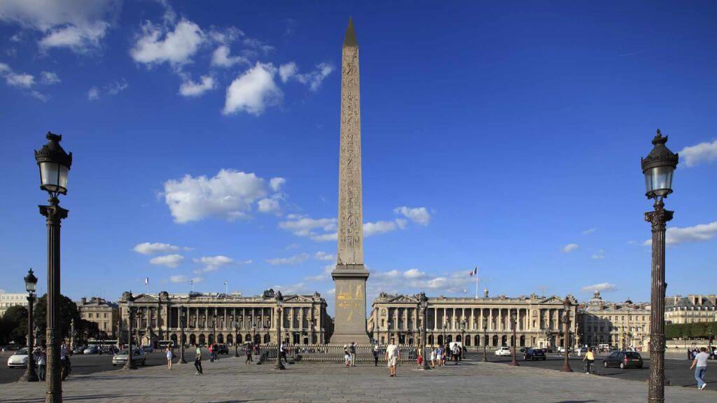 Place de la Concorde, quảng trường rộng lớn nổi bật tại Paris