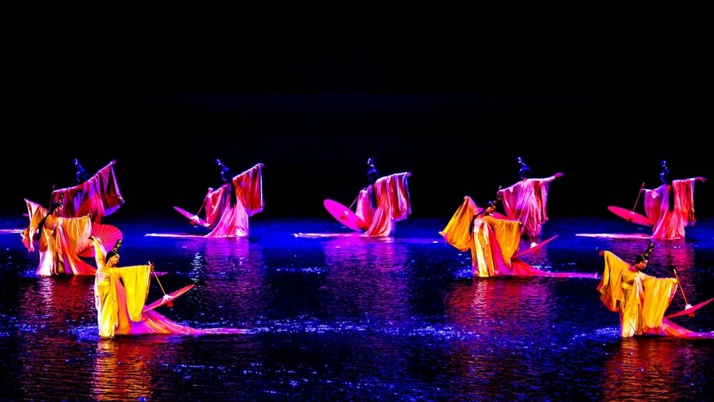 Chương trình biểu diễn dân gian Tam Hiệp Nhi Nữ Nhu Tình