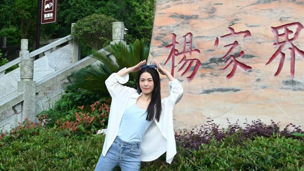 Du khách check in tại Vũ Lăng Nguyên