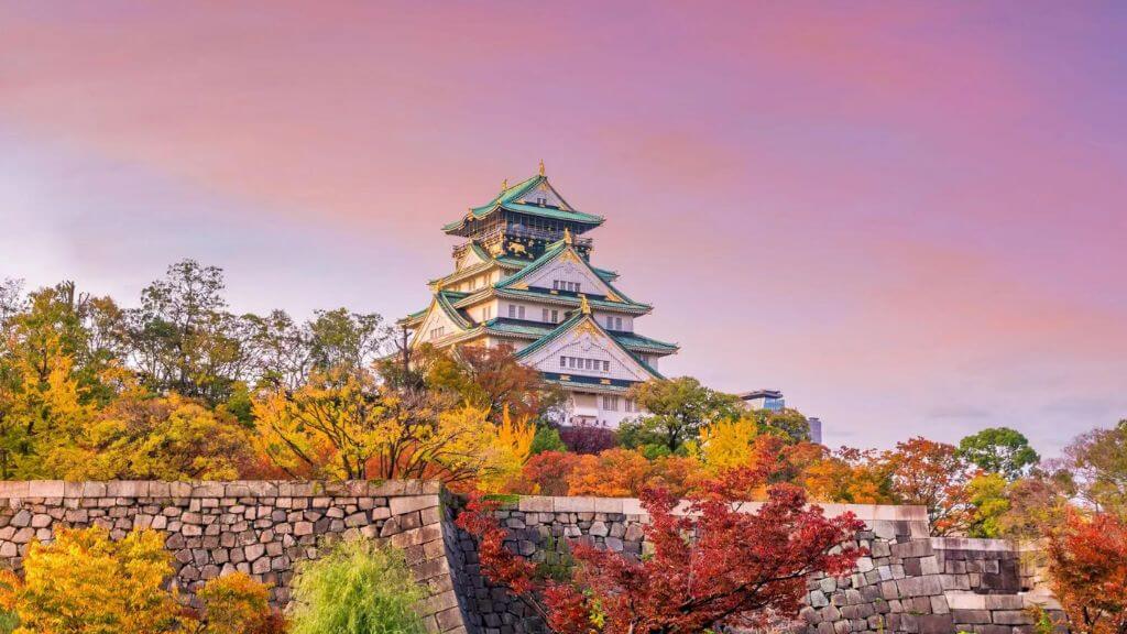 Lâu đài Osaka - thành cổ vươn mình giữa lòng Osaka hiện đại