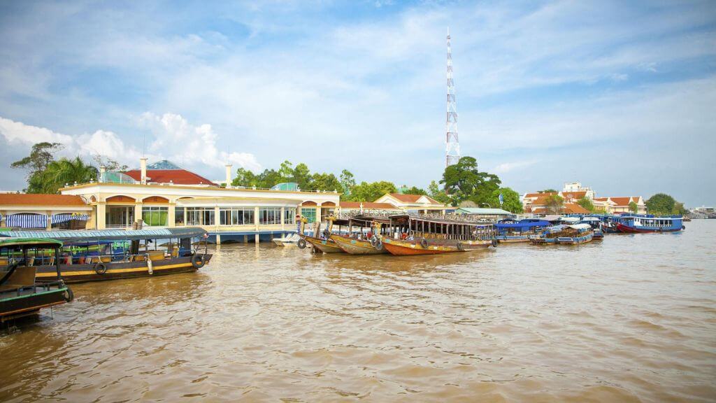 Sông Tiền, dòng sông hiền hòa giữa lòng miền Tây