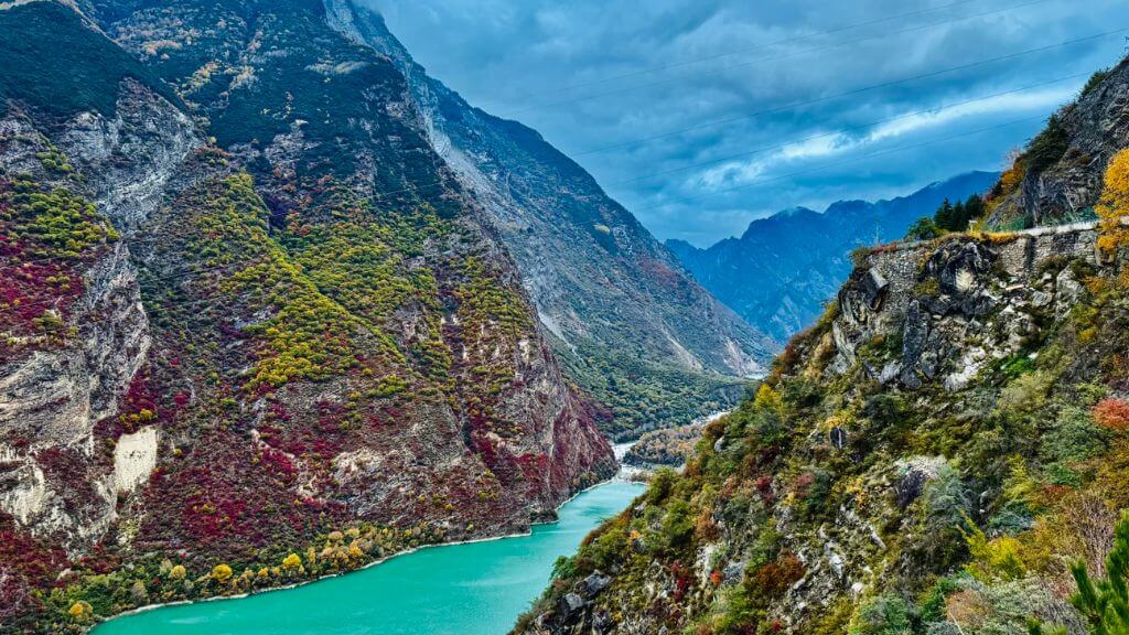 Điệp Khê Hải Tử  với vẻ đẹp hùng vỹ