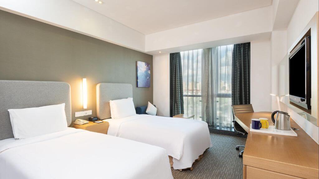 Lưu trú tại khách sạn dự kiến - Holiday inn express shanghai