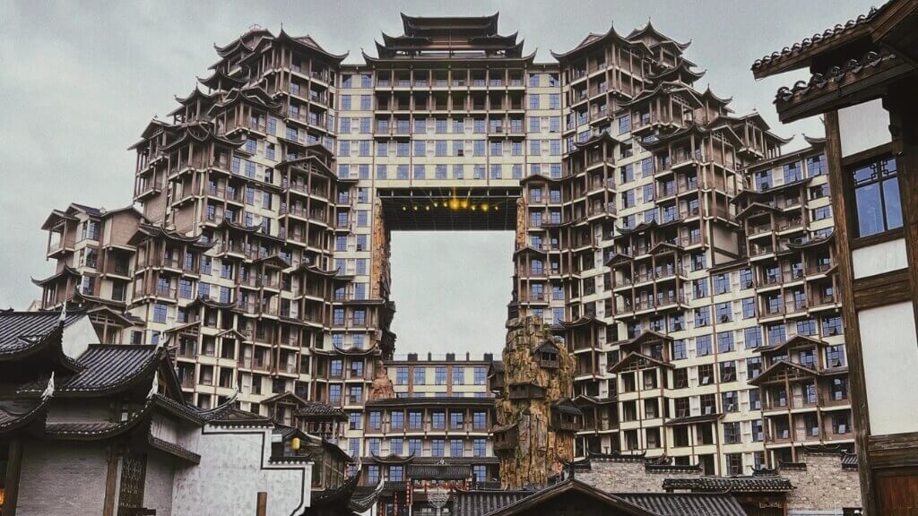 72 Kỳ Lầu mang dáng dấp cổ kính, trầm mặc