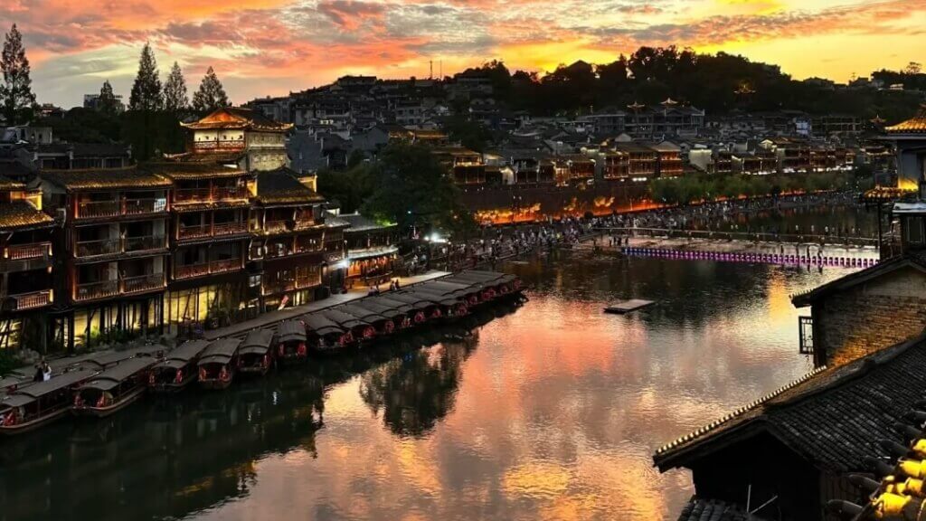 Khung cảnh nên thơ tại trấn cổ