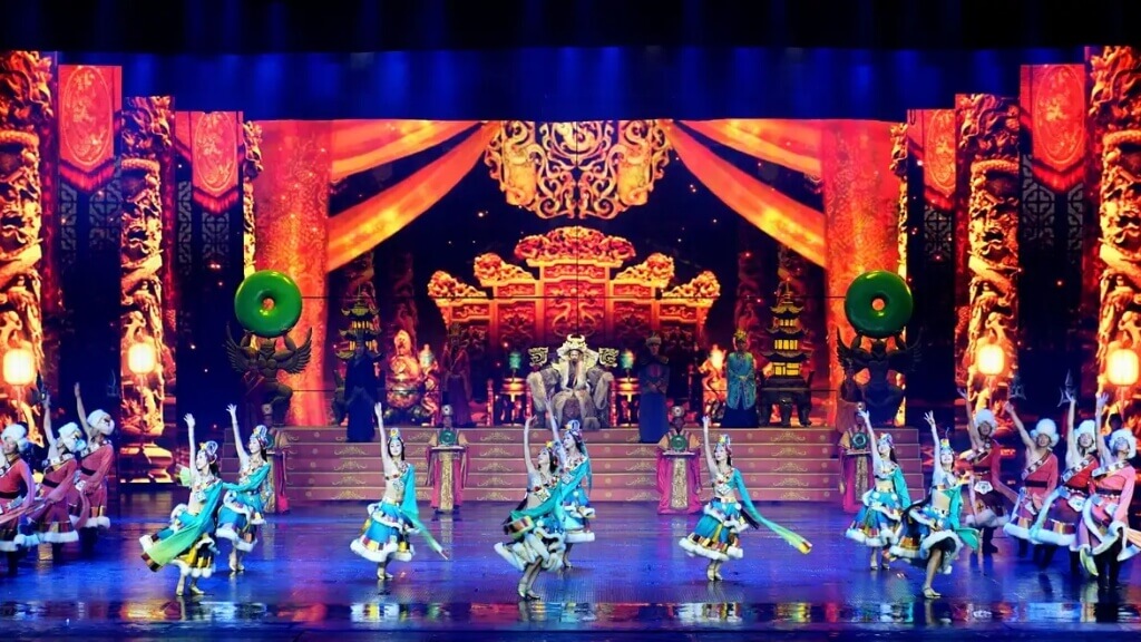 Show Trương Gia Giới Thiên Cổ Tình mang lại sự ấn tượng và choáng ngợp cho du khách