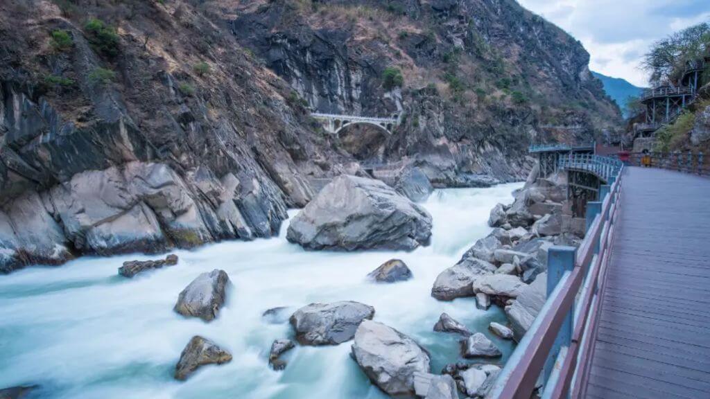 Tham quan Khe Hổ Nhảy