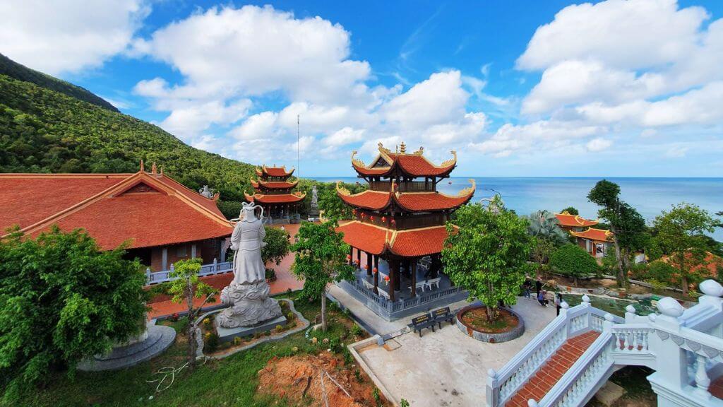 Chiêm bái Thiên viện Trúc Lâm Hộ Quốc