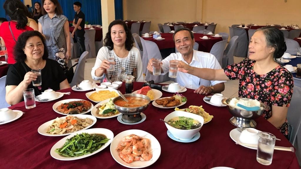 Bữa trưa thịnh soạn trong tour Thái Lan