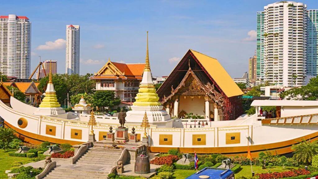 Wat Yannawa – ngôi chùa hình con thuyền độc đáo