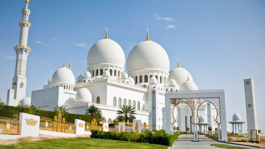 Thánh đường Hồi giáo Sheikh Zayed xa hoa nhất thế giới