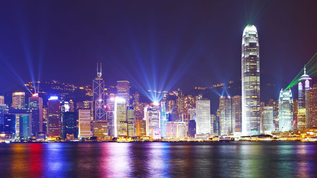 Thành phố Hồng Kông lung linh về đêm