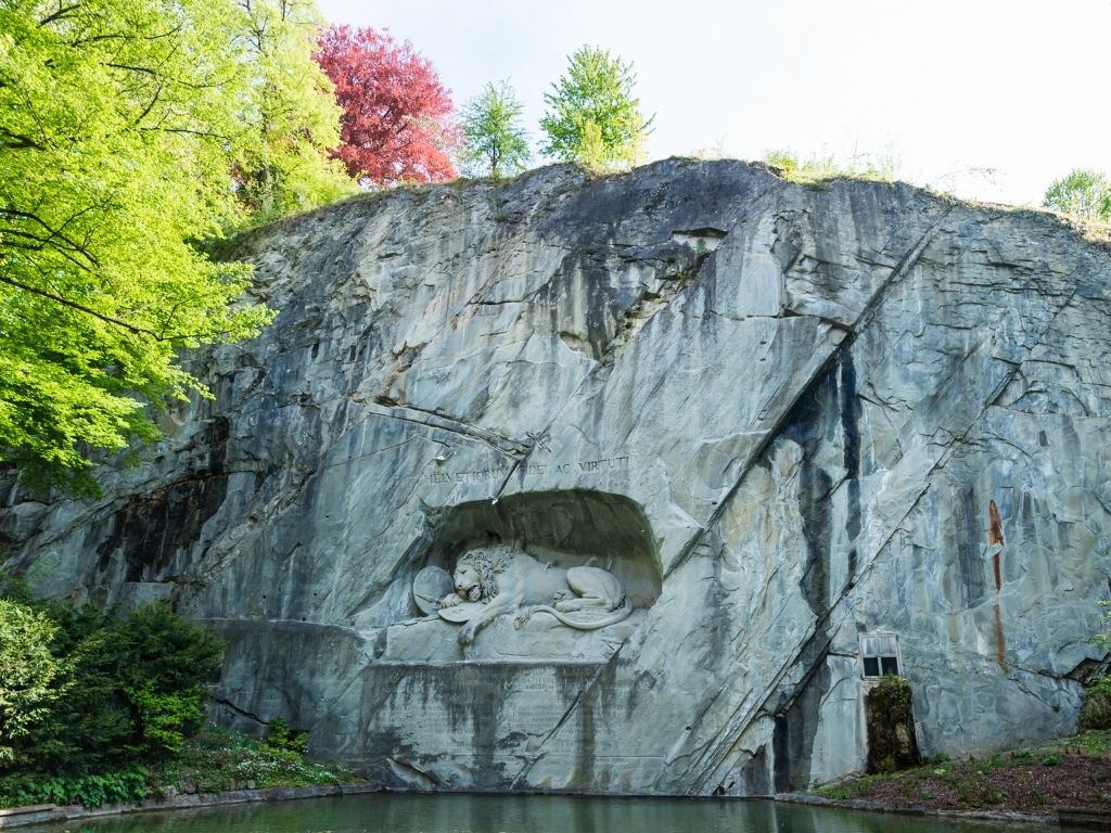 Tượng đài Sư Tử   The Dying Lion Of Lucerne Monument