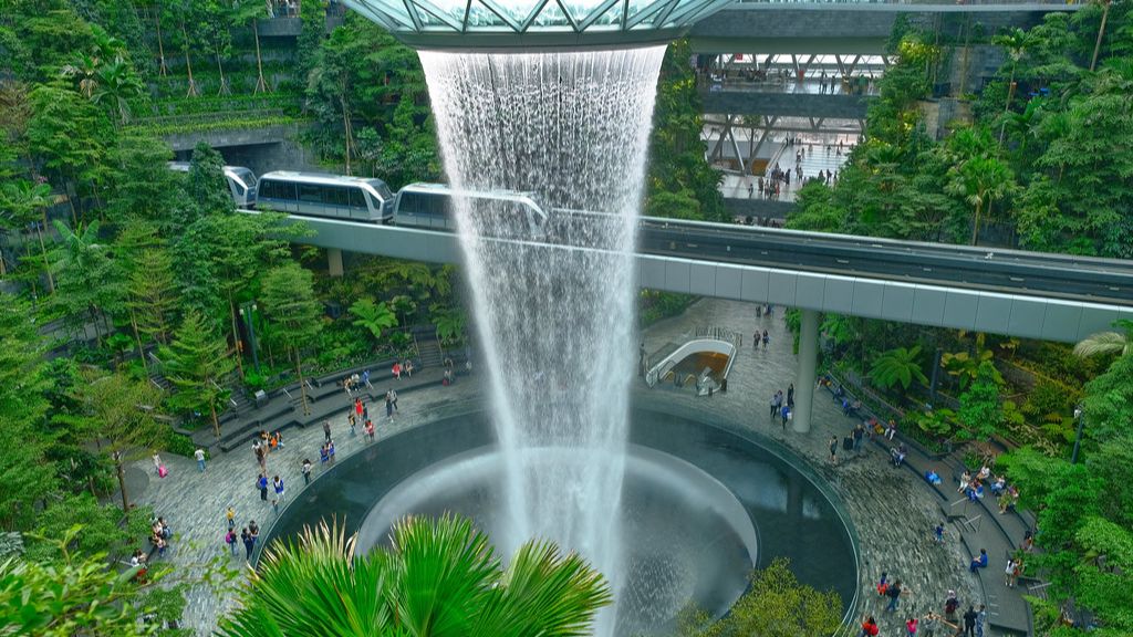 Chiêm ngưỡng thác nước Jewel ở sân bay Changi