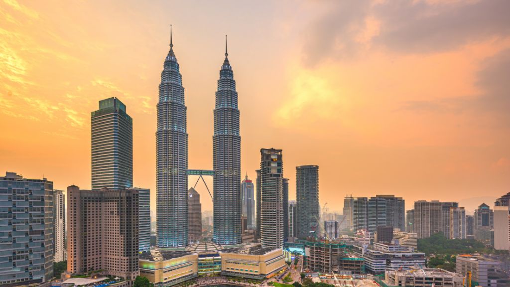 Hoàng hôn trên thành phố Malaysia