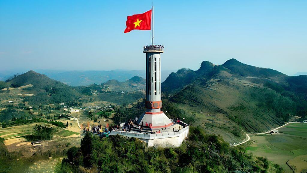 Cột mốc thiêng liêng của mỏm cực Bắc