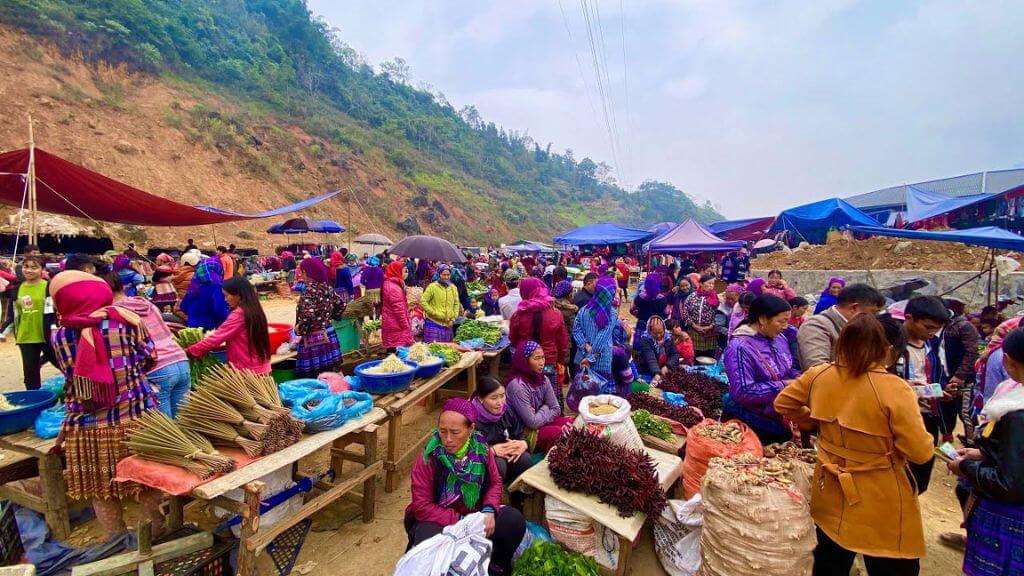 Khám phá sắc màu chợ phiên vùng cao