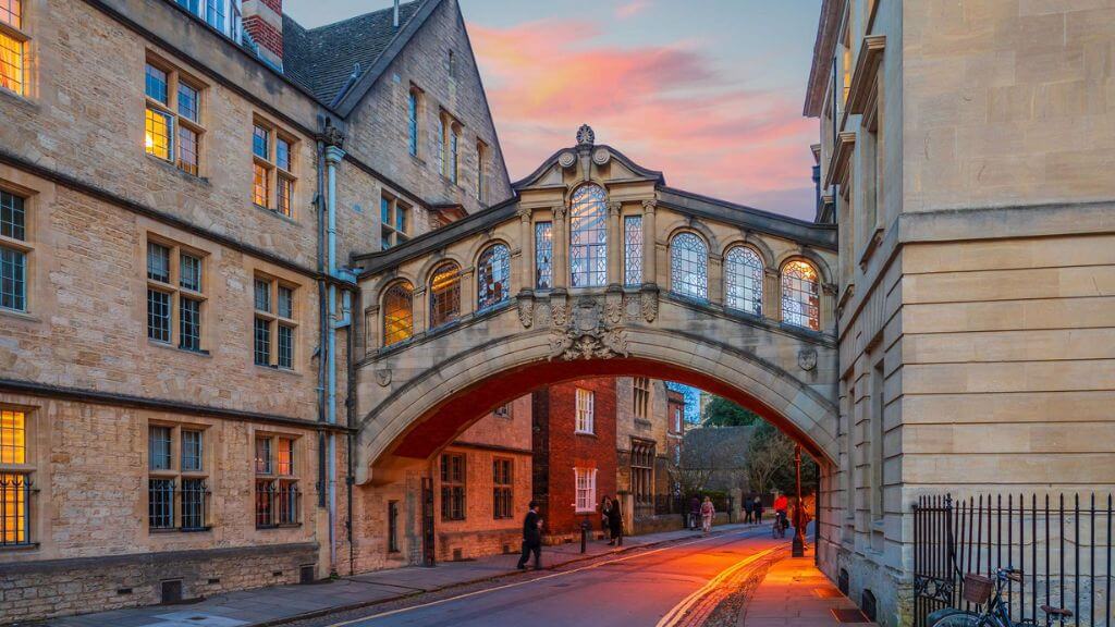 Bridge of Sighs, kiệt tác kiến trúc nối liền hai tòa nhà của Hertford College