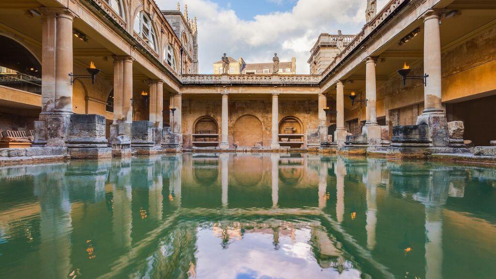 Roman Baths, nơi dòng suối khoáng nóng đã chảy suốt hàng thiên niên kỷ