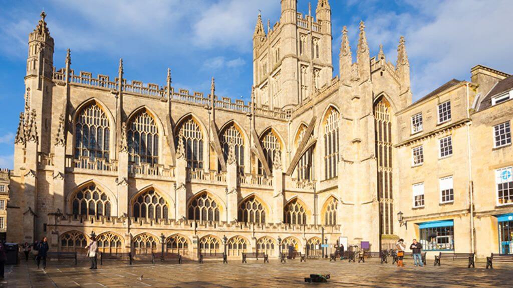 Bath Abbey – nhà thờ cổ nổi bật với kiến trúc Gothic giữa lòng thành phố Bath