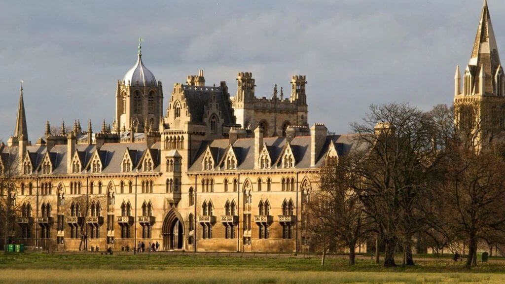 Christ Church College – chiêm ngưỡng kiến trúc cổ kính bên ngoài, biểu tượng thanh lịch của Oxford