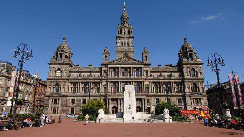 George Square – quảng trường trung tâm sôi động, điểm nhấn nổi bật của Glasgow