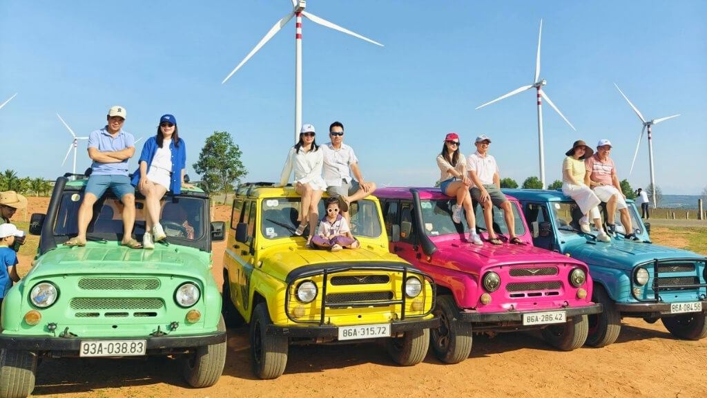 Khám phá Mũi Né bằng xe Jeep đầy mới lạ
