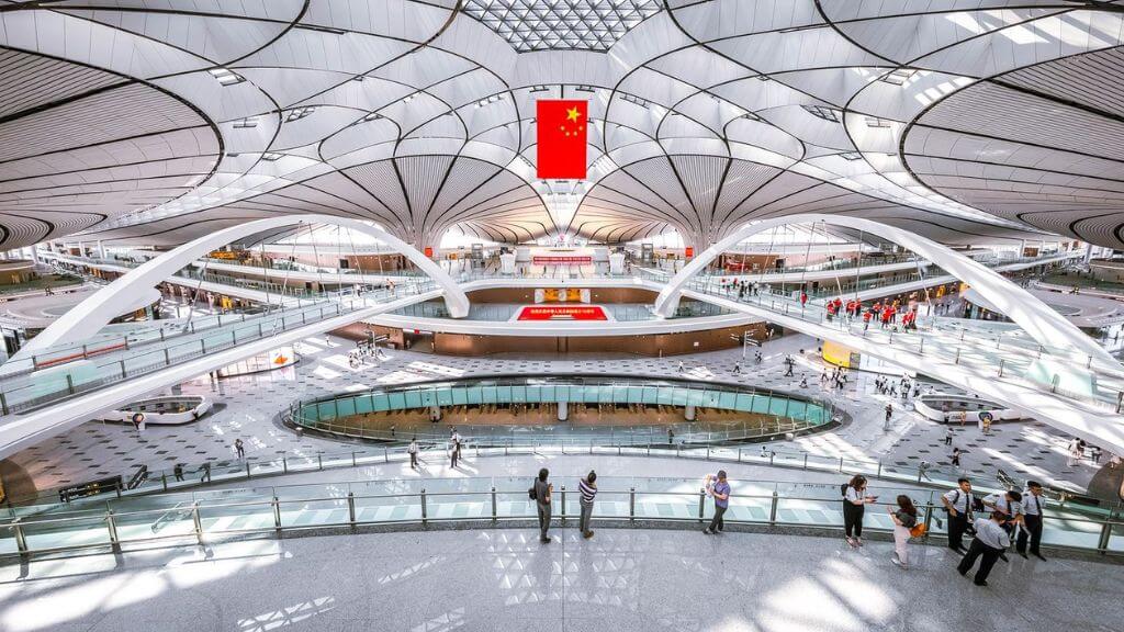 Đoàn làm thủ tục tại sân bay Bắc Kinh