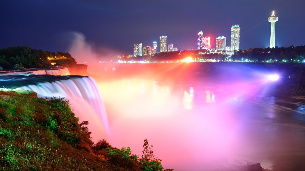 Thác nước Niagara sống động về đêm