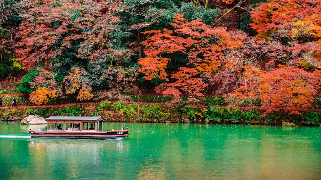 Công viên Arashiyama mùa lá đỏ