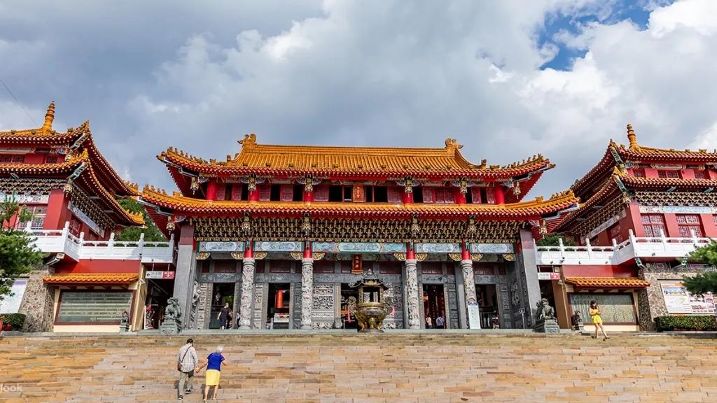 “Văn Võ Miếu’’ (Wen Wu Temple) với kiến trúc nổi bật