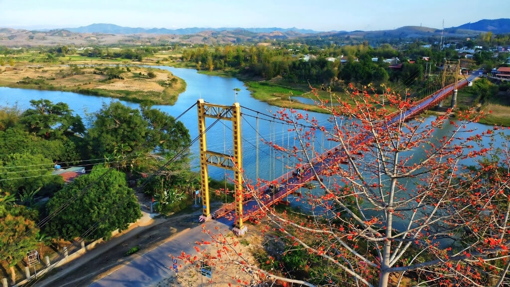 Cầu treo Kon Klor duyên dáng giữa đại ngàn Kon Tum