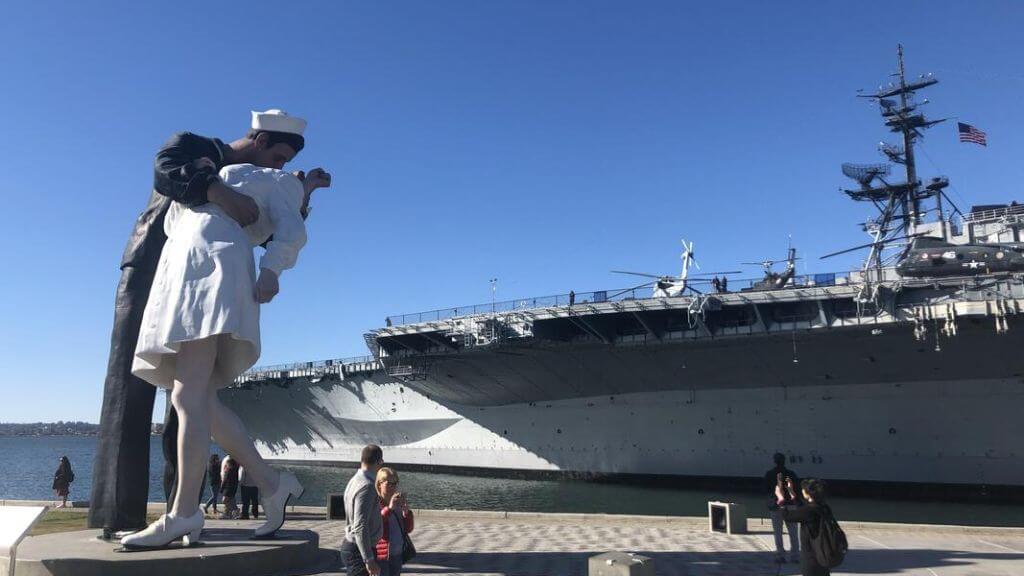 Bức tượng chàng lính Hải quân và cô y tá nổi tiếng