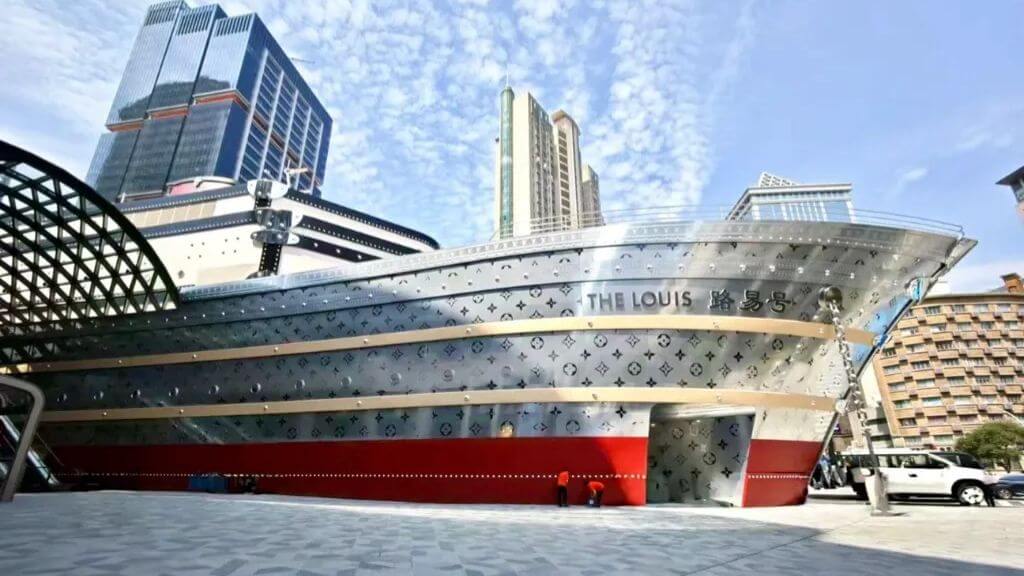 Chiêm ngưỡng tàu LV khổng lồ