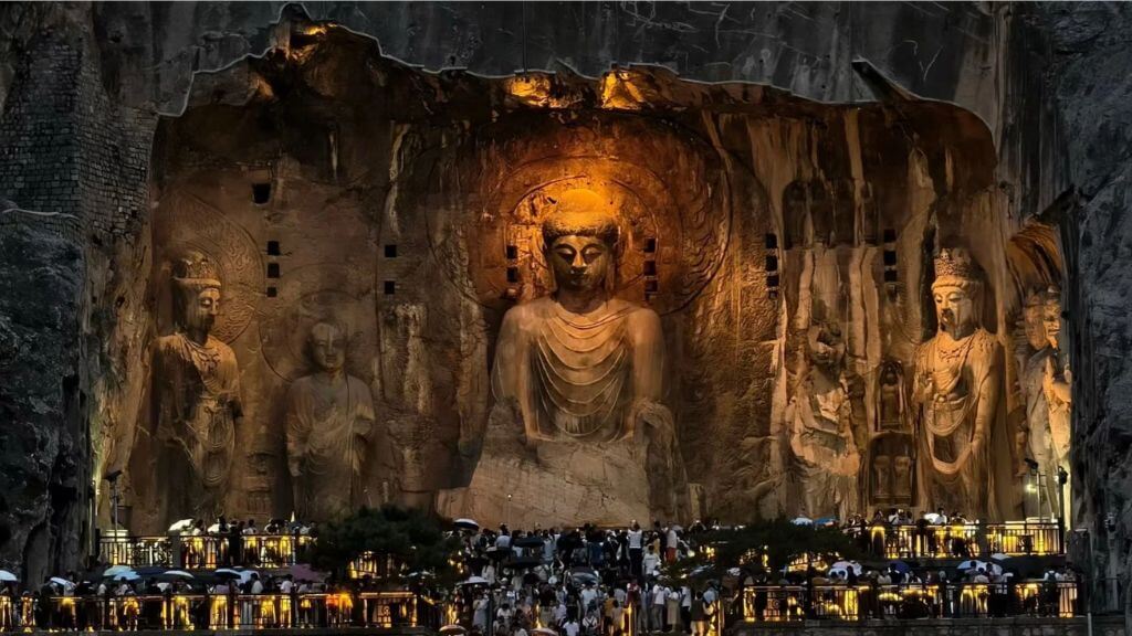 Hang đá Long Môn – quần thể thạch động tiêu biểu cho nghệ thuật tạc tượng Phật trên vách núi đá