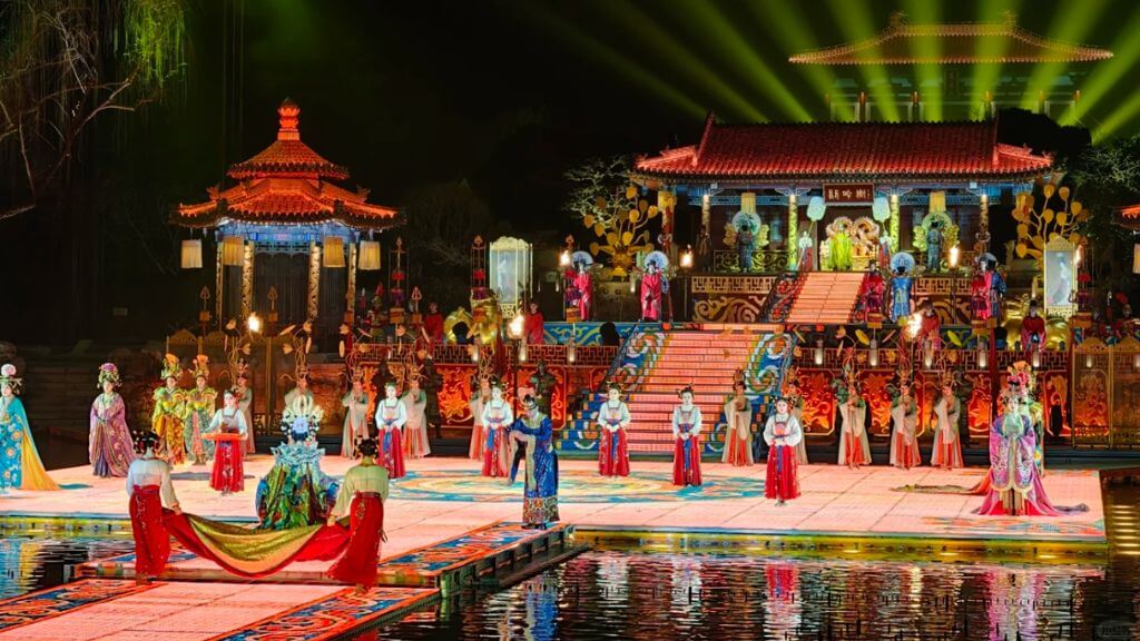 show biểu diễn “Đà Linh Truyền Kỳ”, chương trình tái hiện hành trình phát triển của Con đường Tơ Lụa