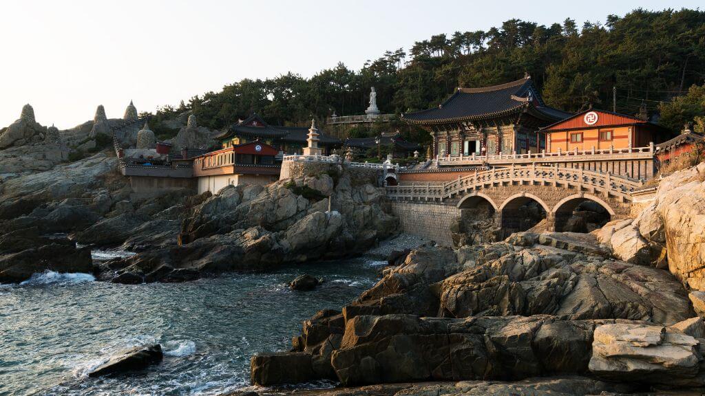 Đền Haedong Yonggungsa – ngôi chùa ven biển độc đáo được xây dựng từ năm 1376