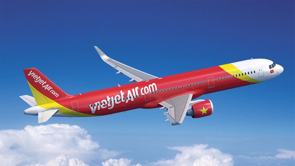 Đoàn làm thủ tục và đáp chuyến bay VJ982 (00h55 – 06h45) đi Busan