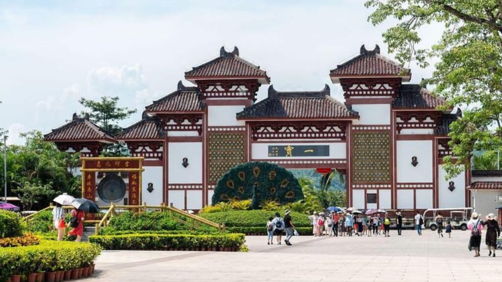 Tham quan Trung tâm Văn hóa Phật Giáo Nam Sơn ở thành phố Tam Á