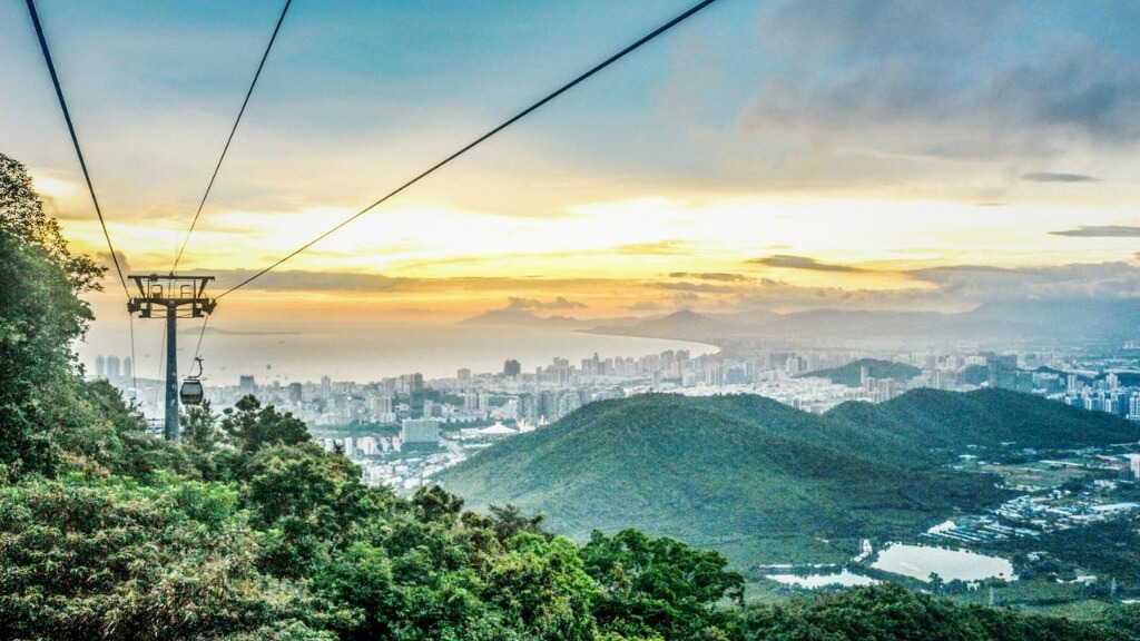 Trải nghiệm cáp treo núi Phượng Hoàng ngắm cảnh thành phố Tam Á